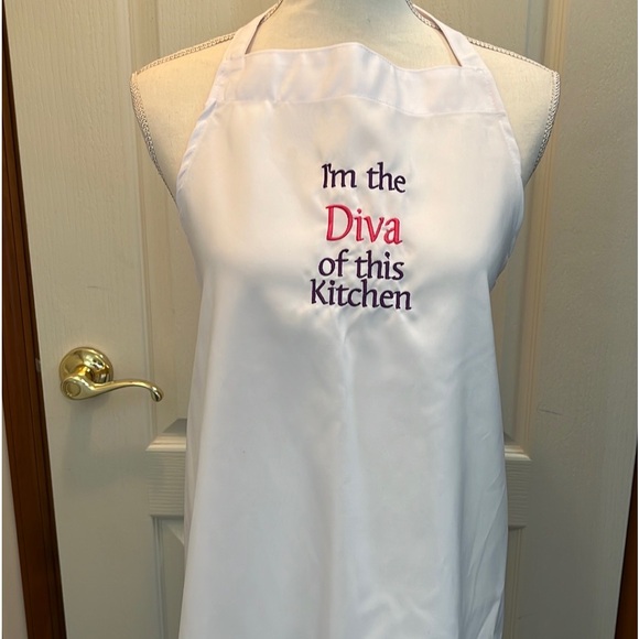Embroidered Apron.One size fits most. I’m the Diva of this Kitchen. Great gift! - Picture 3 of 6